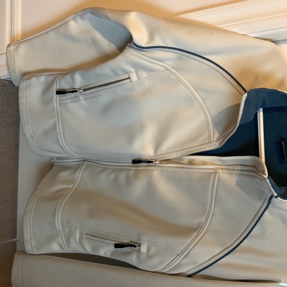 Meet your Posher, Dawn - Picture 2 of 2